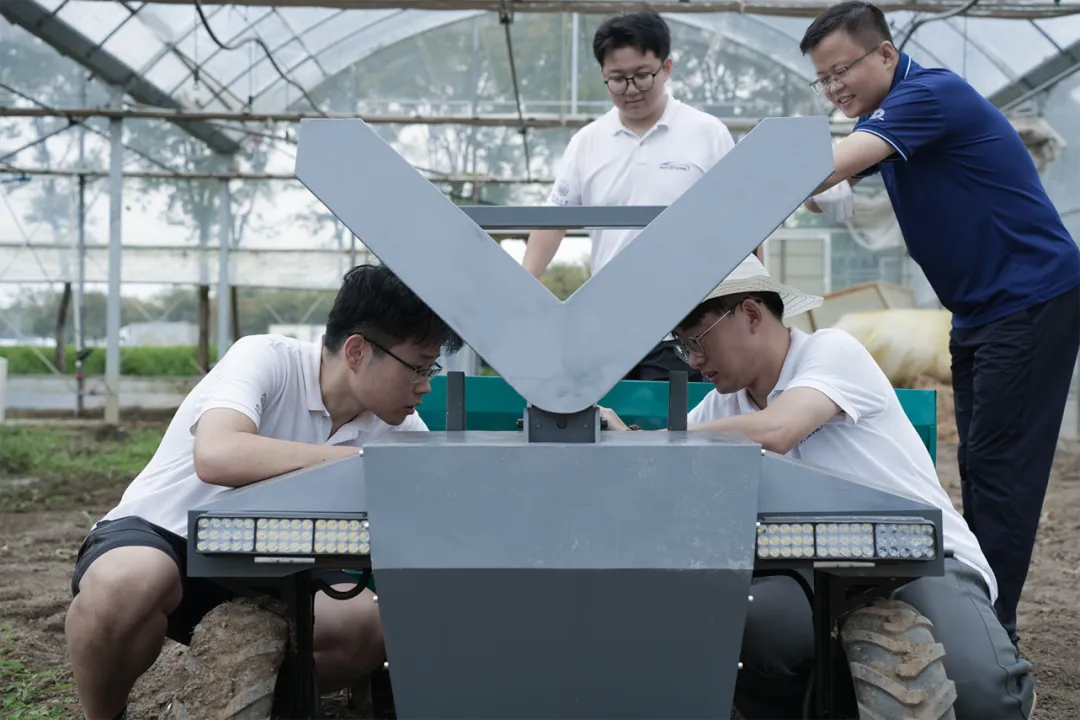 研發(fā)智慧農(nóng)機(jī)，同濟(jì)學(xué)子獲中國(guó)國(guó)際大學(xué)生創(chuàng)新大賽（2024）全國(guó)金獎(jiǎng)